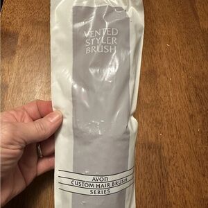 Avon custom series vented style hair brush vintage new old stock 1991